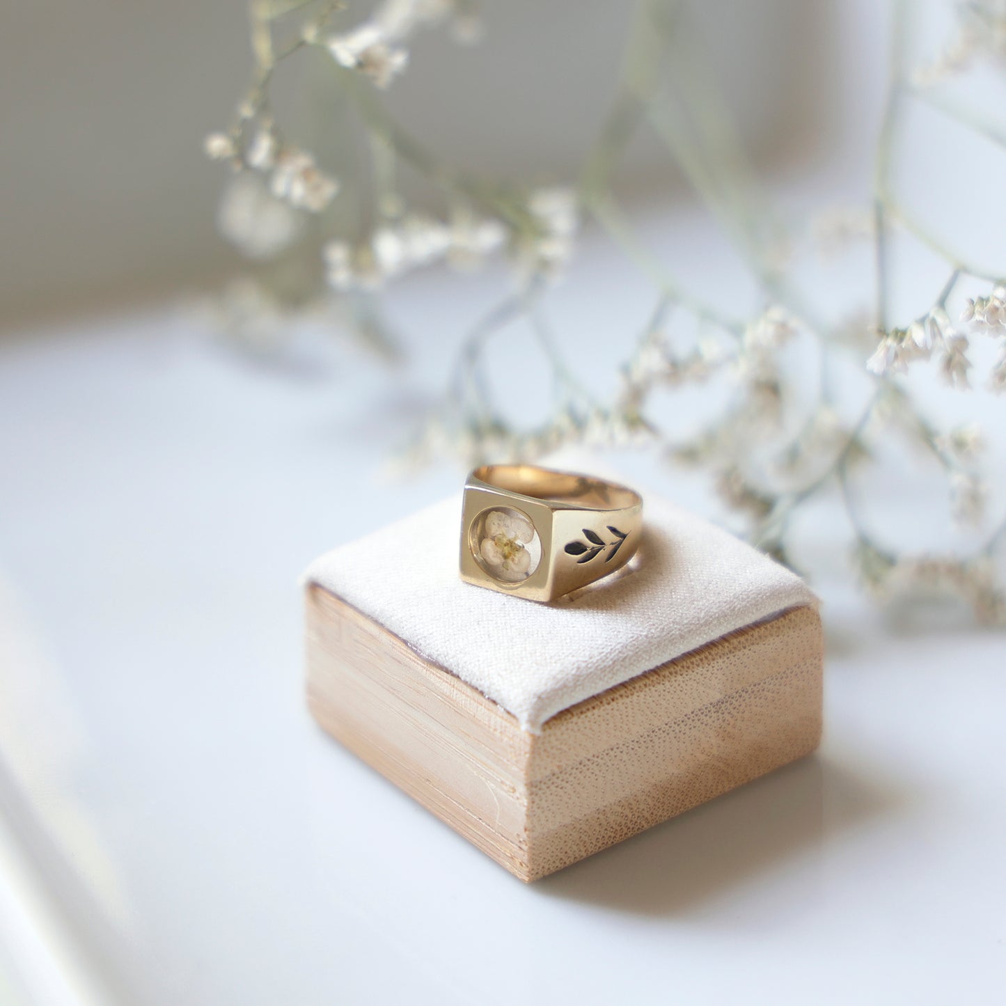 14K Gold Petal Lobularia Ring