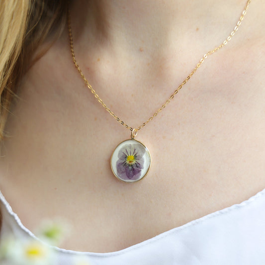 Round Necklace with Pansy Flower