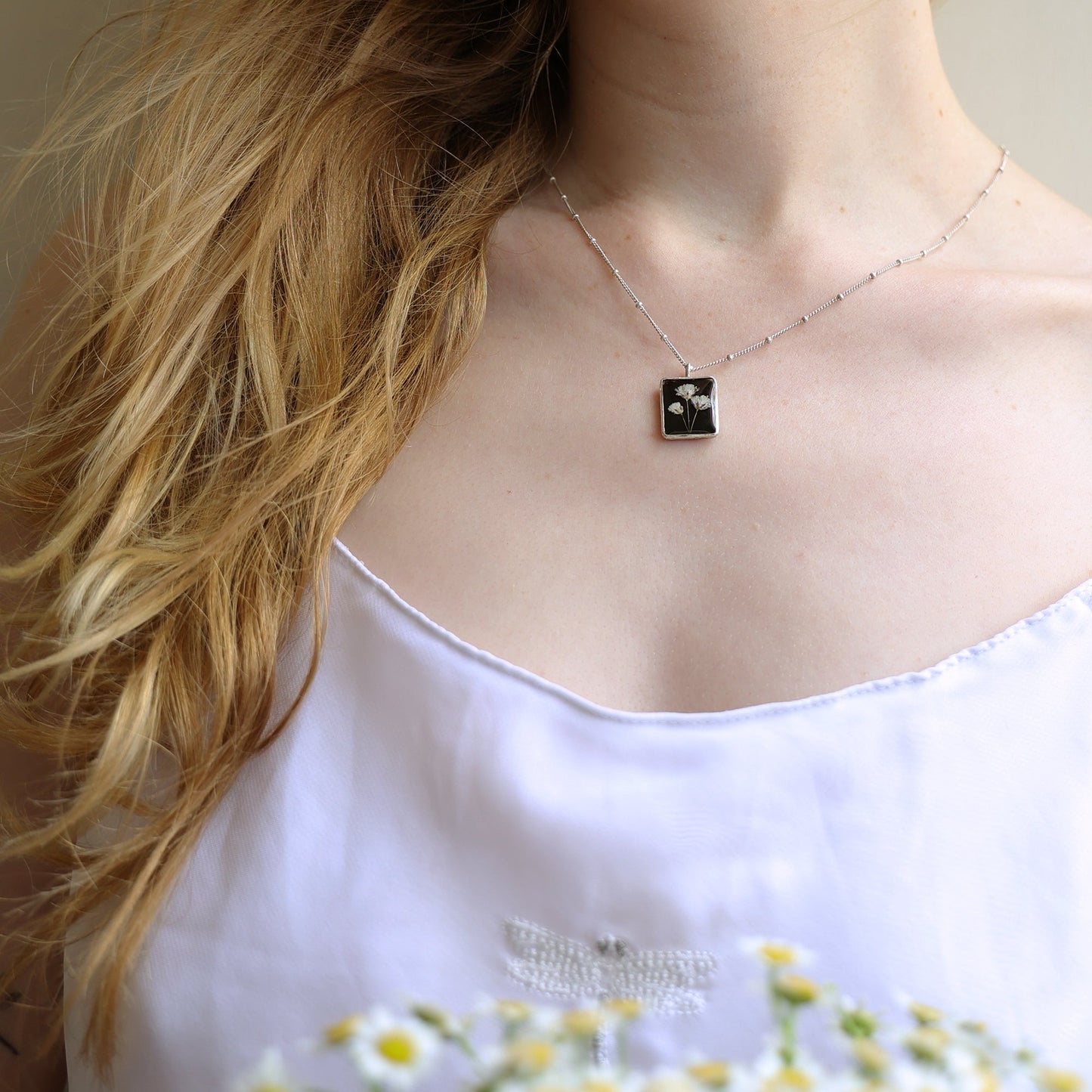 Rectangle necklace with Gypsophila flowers