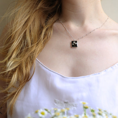 Rectangle necklace with Gypsophila flowers