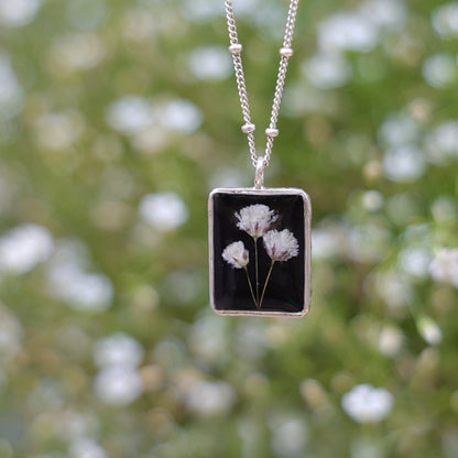 Rectangle necklace with Gypsophila flowers