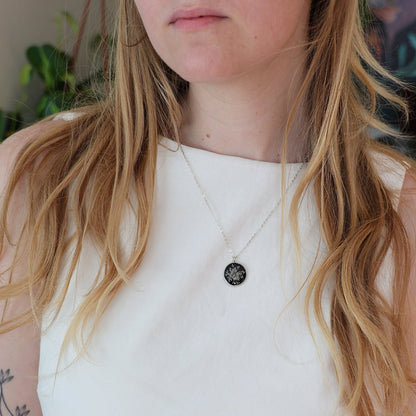 Round necklace with Wild Carrot flower