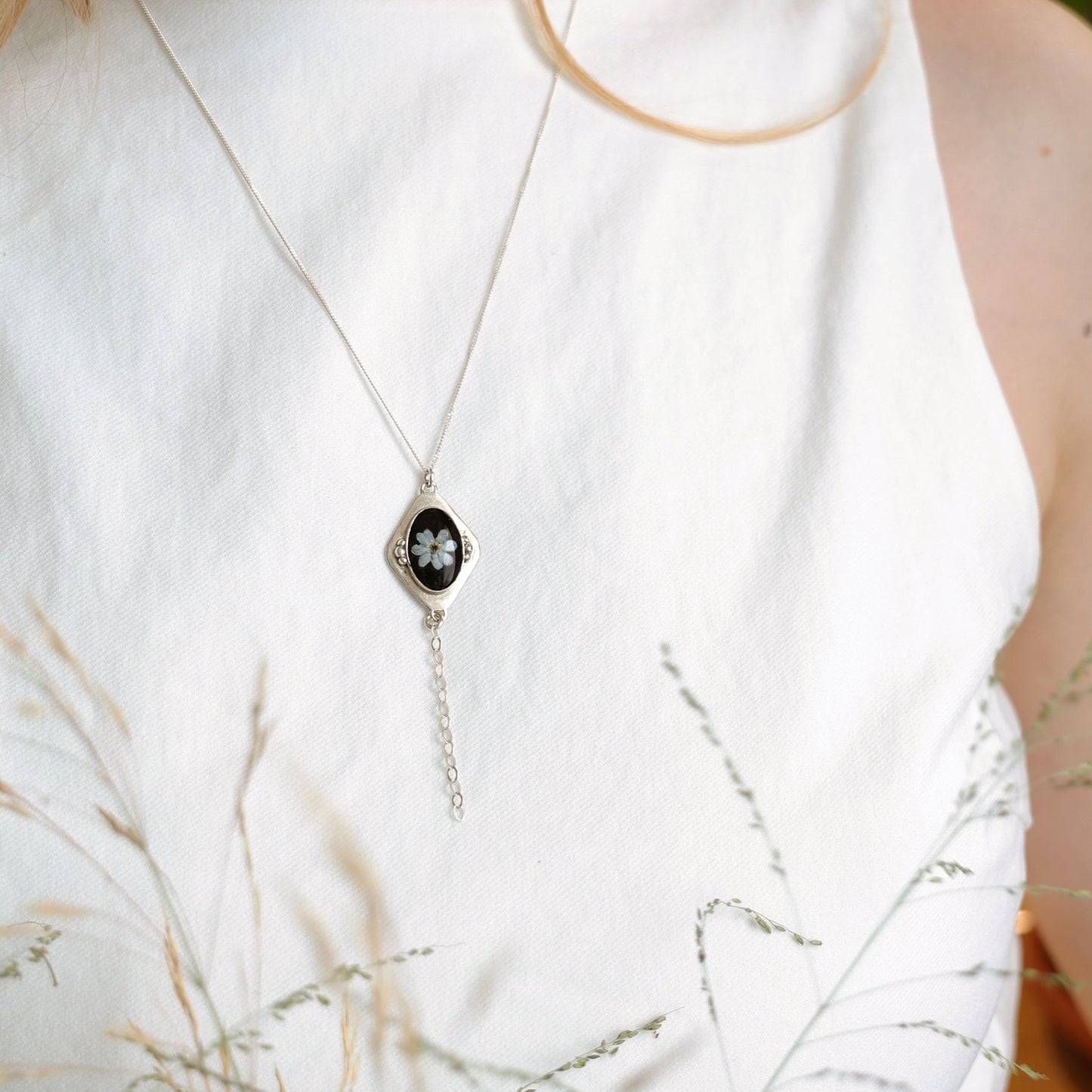 Haze Necklace with Forget-me-not flower