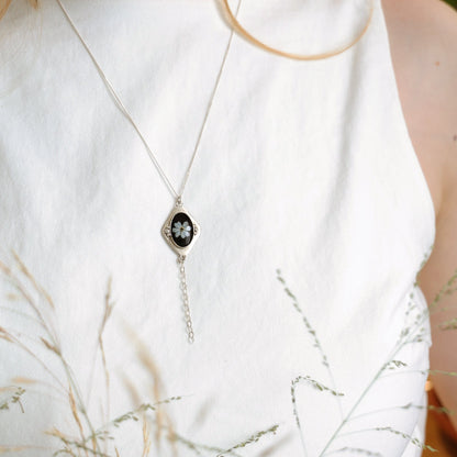 Haze Necklace with Forget-me-not flower