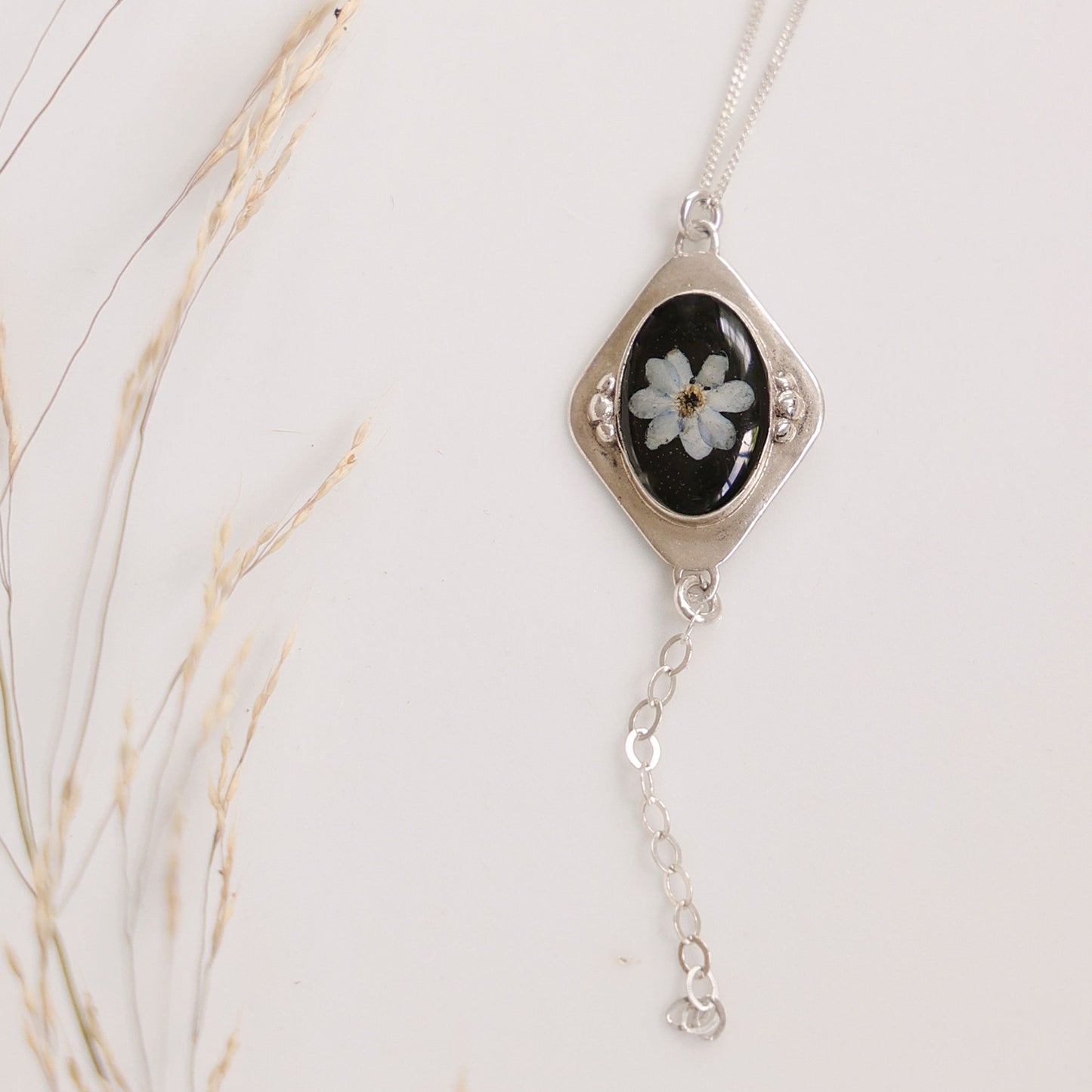 Haze Necklace with Forget-me-not flower