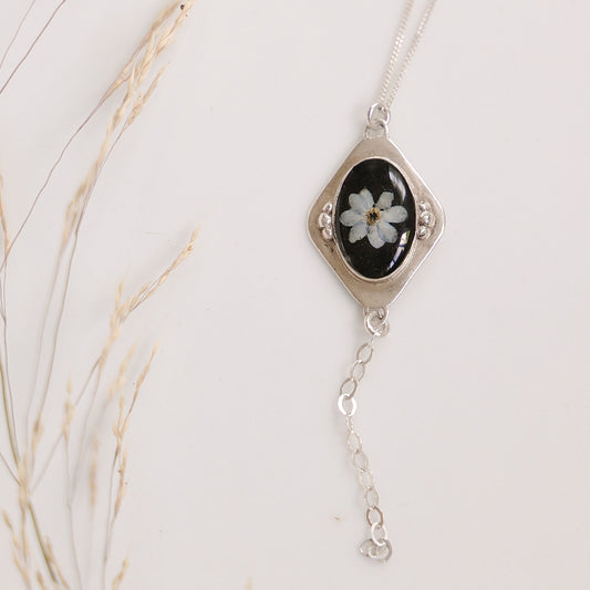 Haze Necklace with Forget-me-not flower