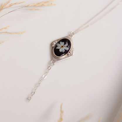 Haze Necklace with Forget-me-not flower
