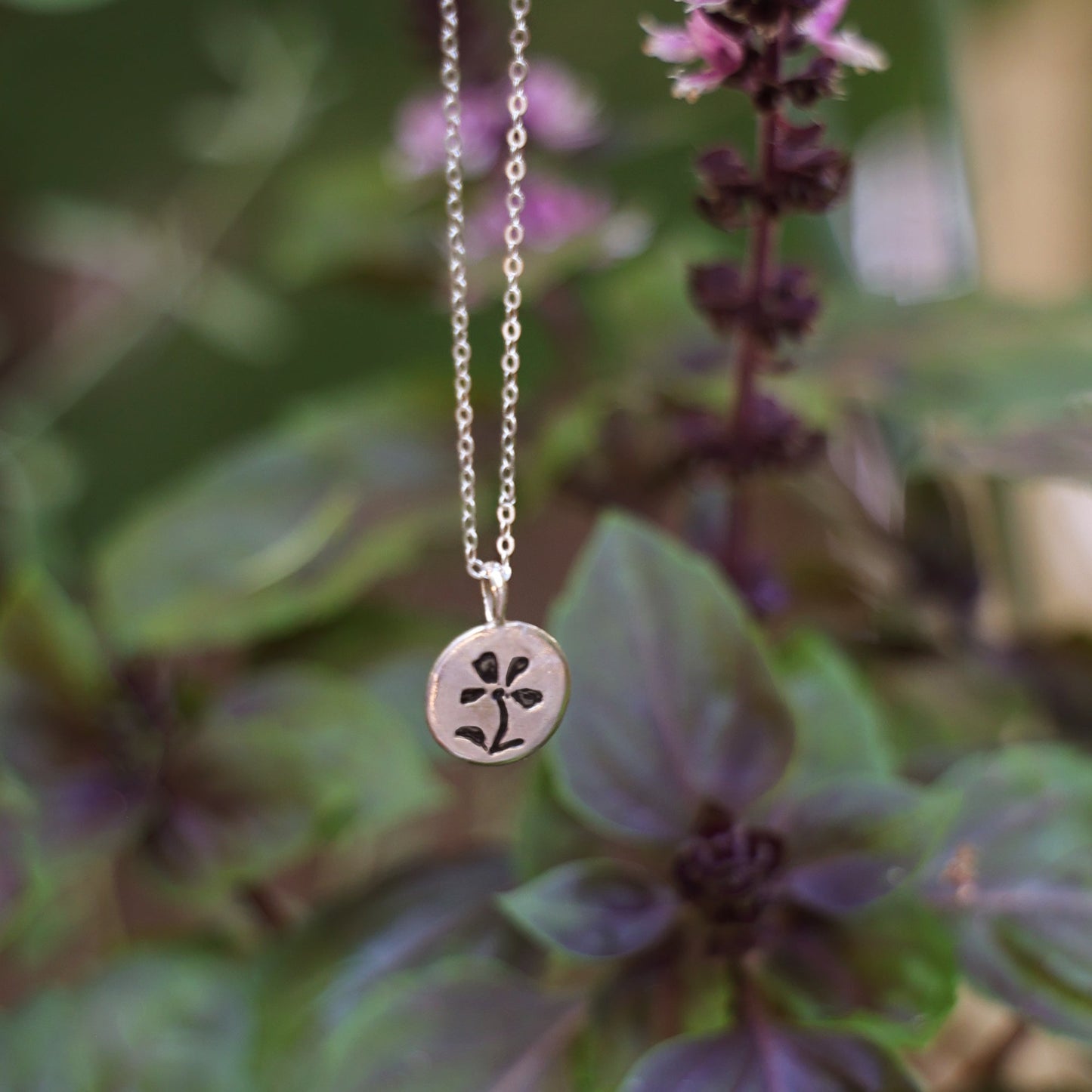 Alyssum flower pendant