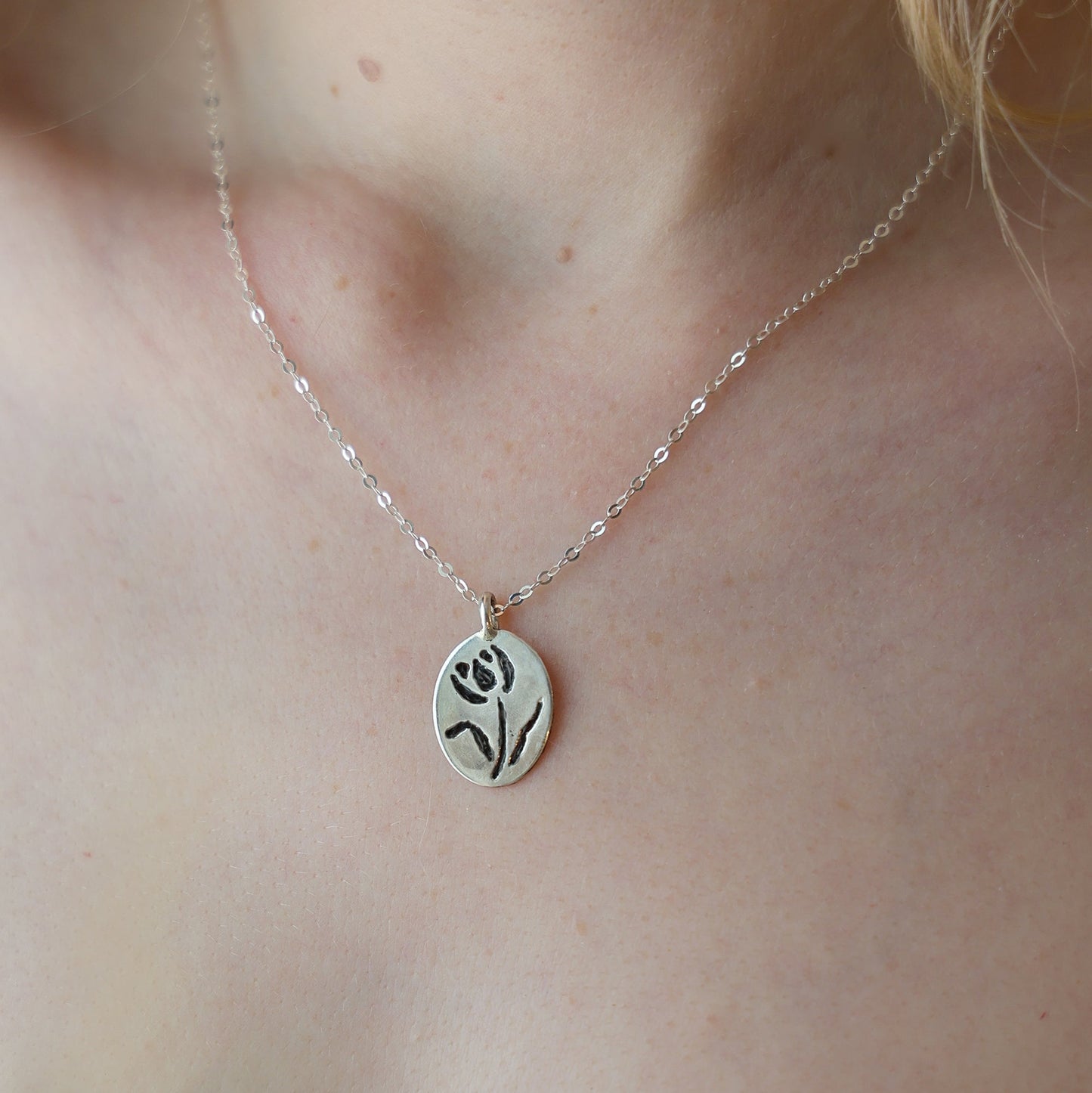 Tulip flower pendant