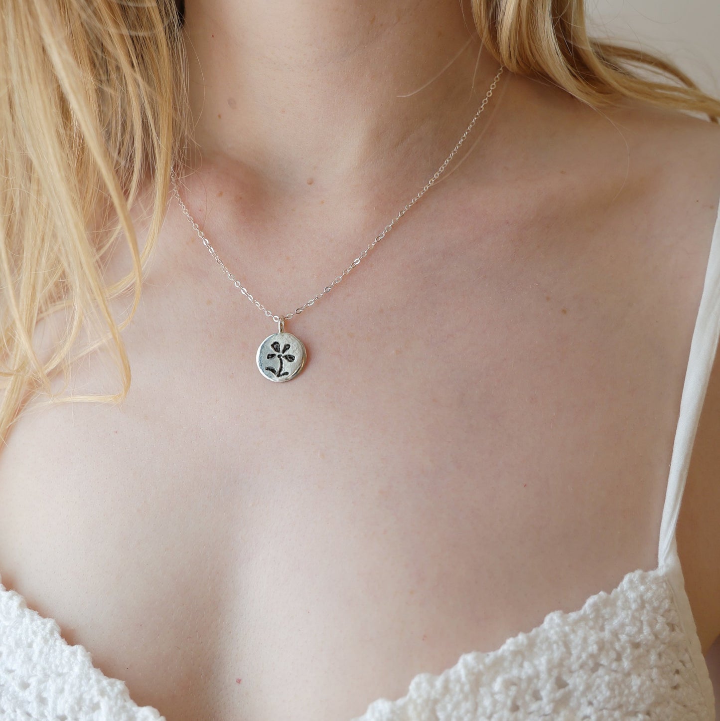 Alyssum flower pendant