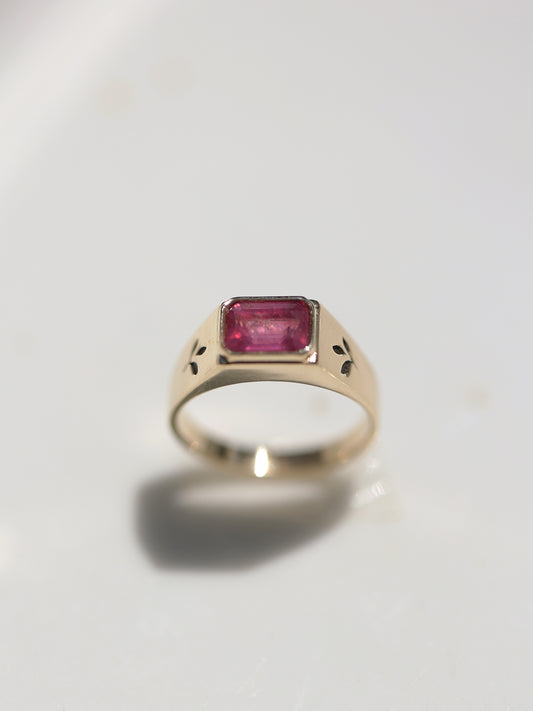 14k Gold Anne ring with Ruby stone