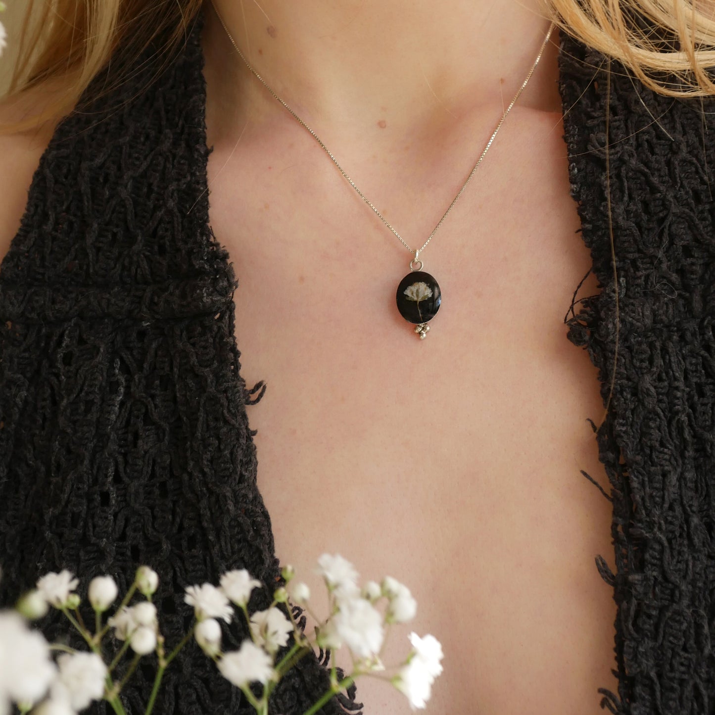 Cosa necklace with Gypsophila flower