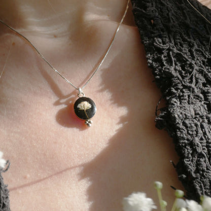 Cosa necklace with Gypsophila flower