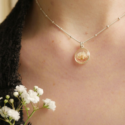 Small round necklace with Gypsophila flower