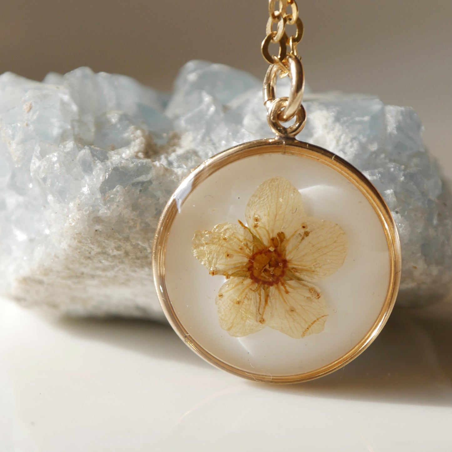 Small round Necklace with Spiraea Flower