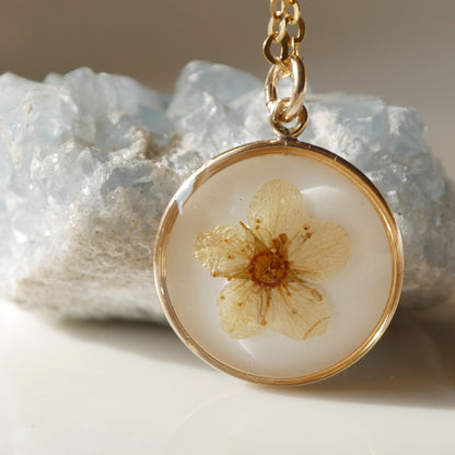 Small round Necklace with Spiraea Flower