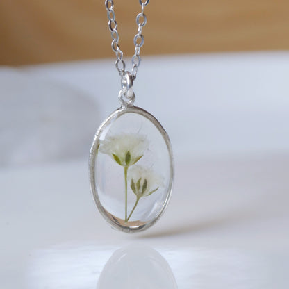Oval necklace with Gypsophila flowers