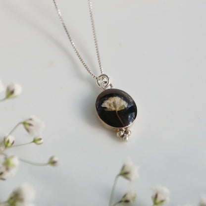 Cosa necklace with Gypsophila flower