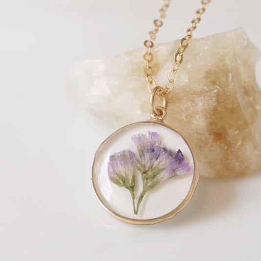 Round Necklace with Limonium Flower