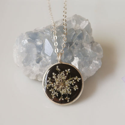 Round necklace with Wild Carrot flower