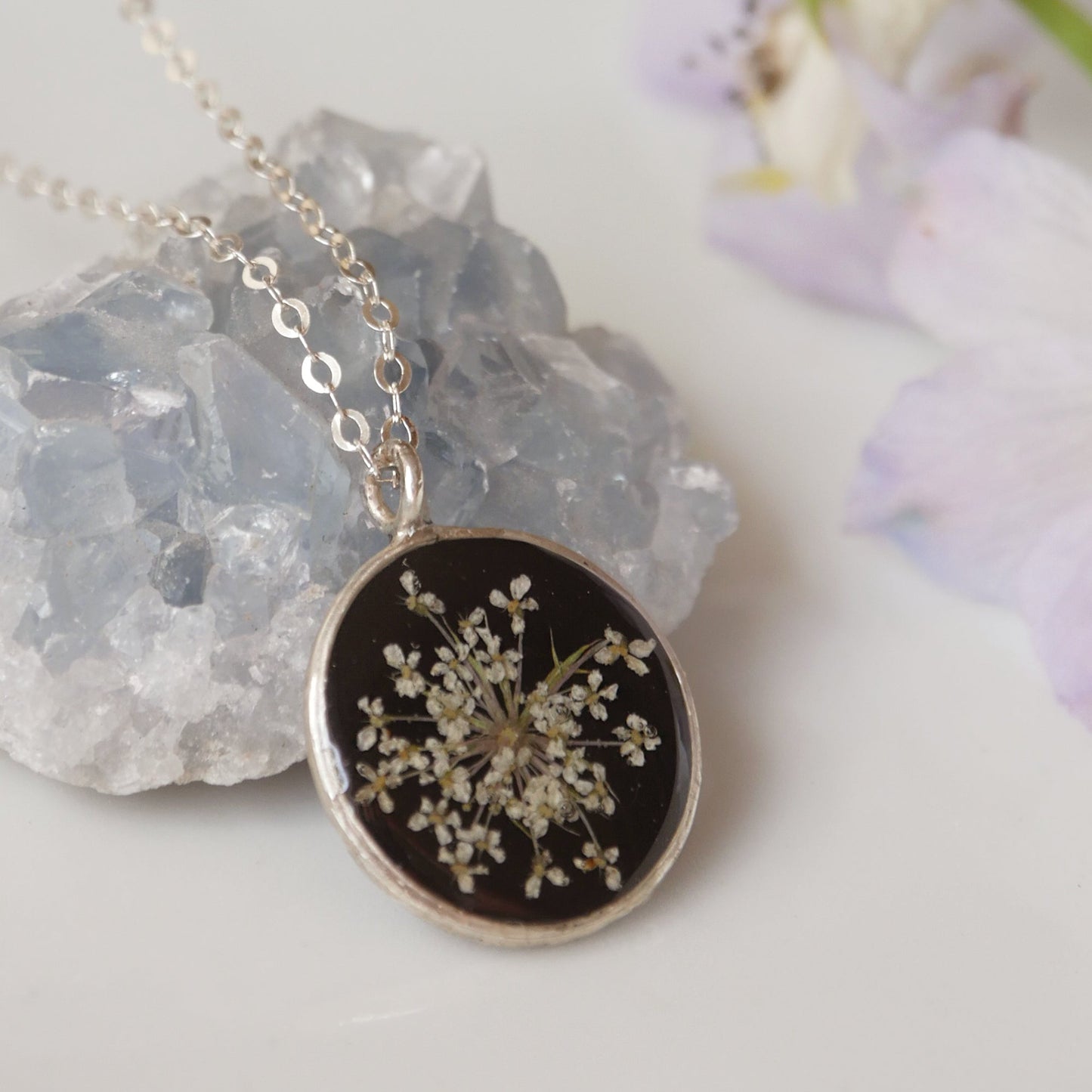Round necklace with Wild Carrot flower