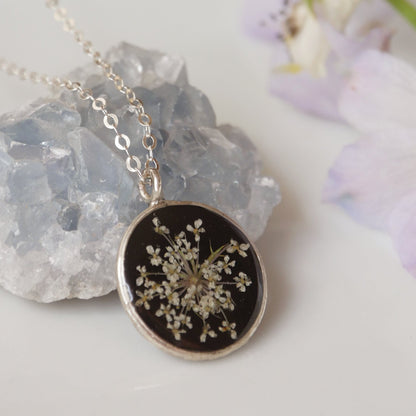 Round necklace with Wild Carrot flower